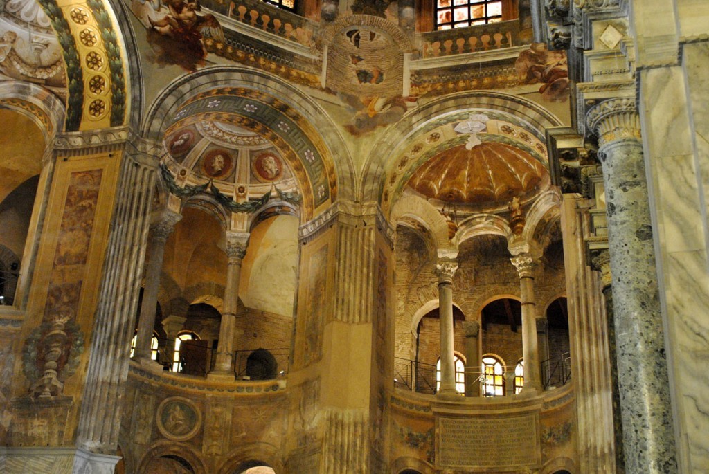 Detalj bazilike sa baroknom dekoracijom